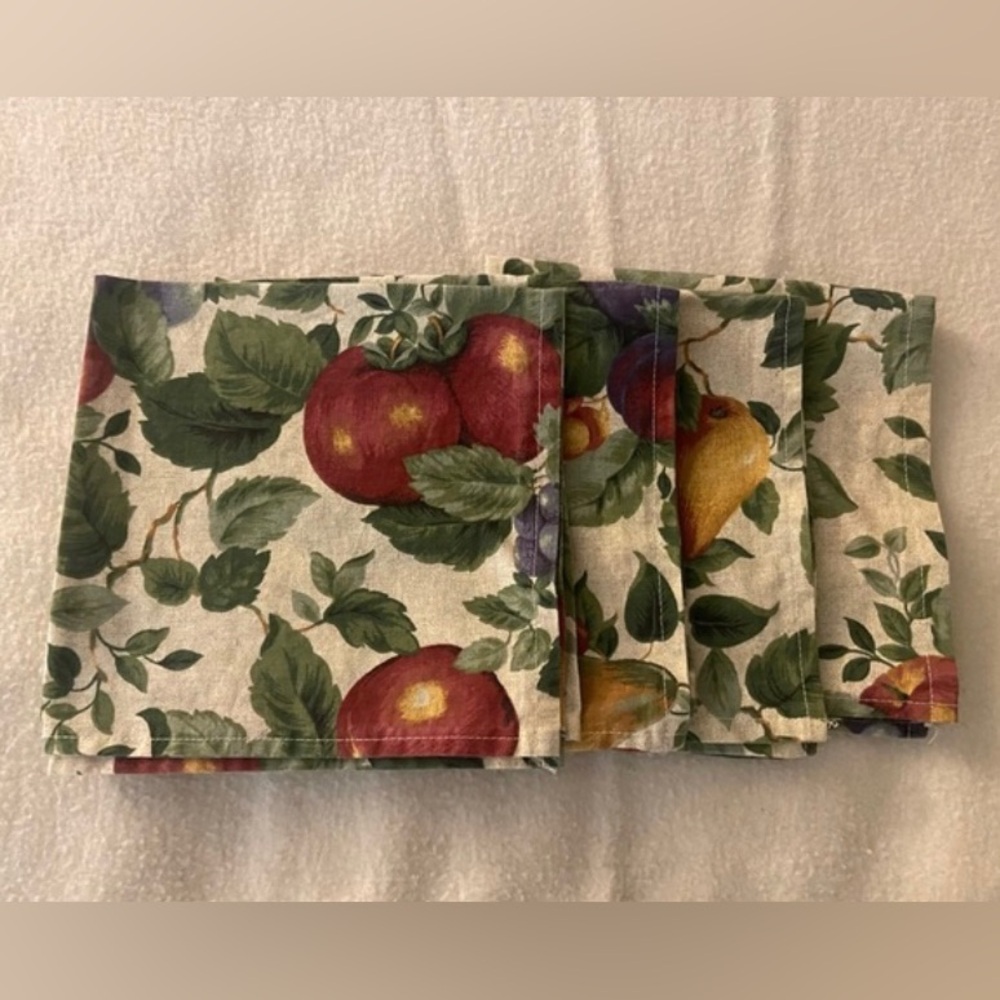 Place Mats, Napkins & Pot Holder Set - Picture 3 of 4
